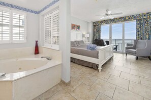 2 chambres, bureau, fer et planche à repasser, lit de bébé portatif