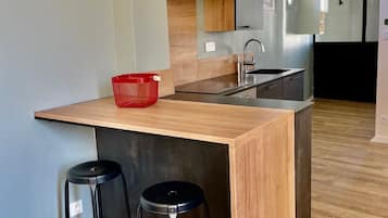 Réfrigérateur, micro-ondes, four, lave-vaisselle