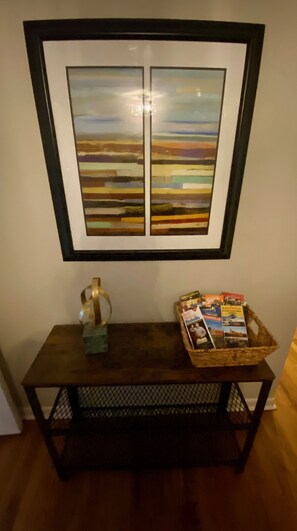 Interior - 🔥10% OFF 🔥 Charming House in Trendy East Nash, Walk to Restaurants (Nashville)