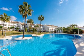 Resort - Jardines de Calahonda III | Welcoming Apartment with Sea Views & Terrace (Mijas Costa)