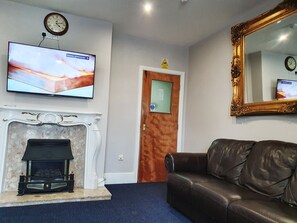 Reception - Royal Square Hotel Birmingham Airport (Birmingham)