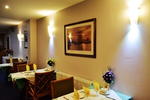 Restaurant - Royal Square Hotel Birmingham Airport (Birmingham)