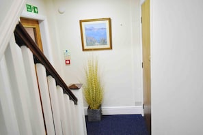 Reception - Royal Square Hotel Birmingham Airport (Birmingham)