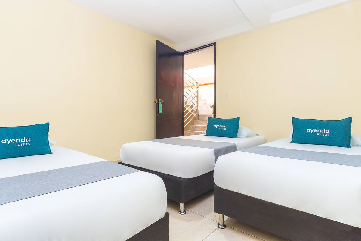 Hypo-allergenic bedding, free WiFi, bed sheets