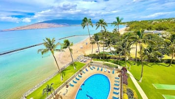 Piscina all'aperto, una piscina riscaldata