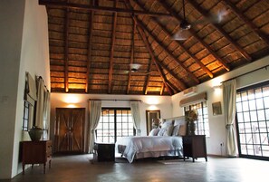 3 chambres, fer et planche à repasser, Wi-Fi gratuit, draps fournis