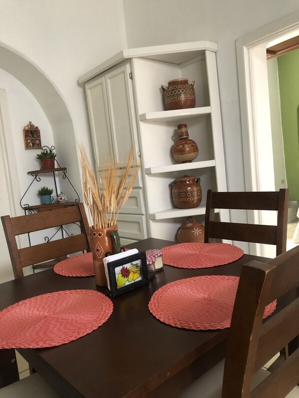 Dining - Clean, comfortable and cozy apartment. (Hidalgo del Parral)