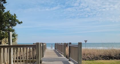Sea Change: A 4-bedroom retreat on Ocean Blvd. Save 10% for stays of 7 days+