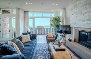 Smart TV, fireplace, Netflix, Hulu