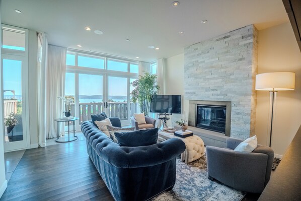 Smart TV, chimenea, Netflix y Hulu 