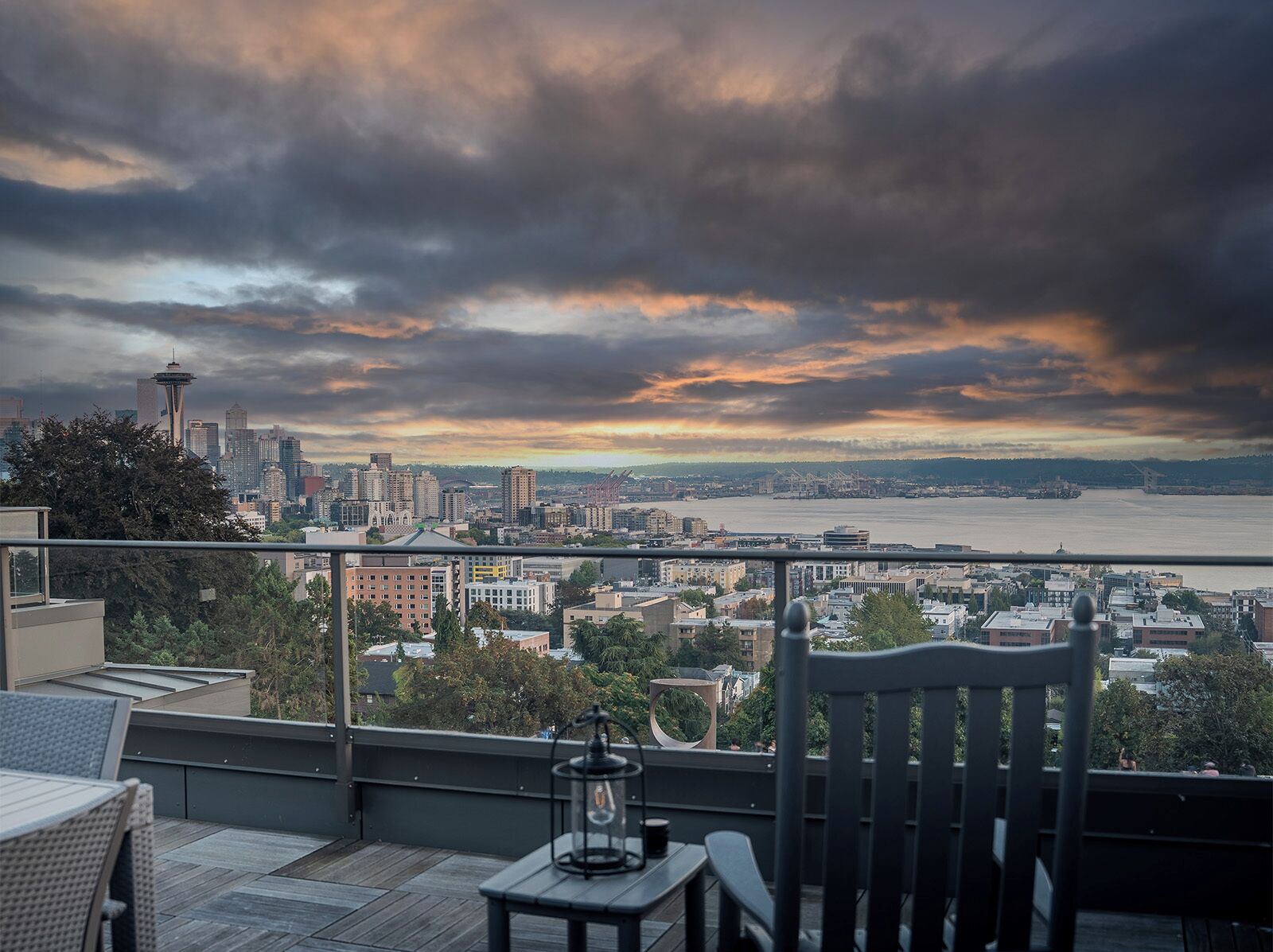 المنطقة المحيطة بالمنشأة