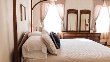 4 makuuhuonetta, työpöytä, silitysrauta/-lauta, ilmainen Wi-Fi