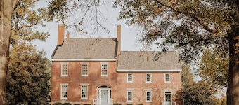 Family Retreat at Lansdowne Manor
