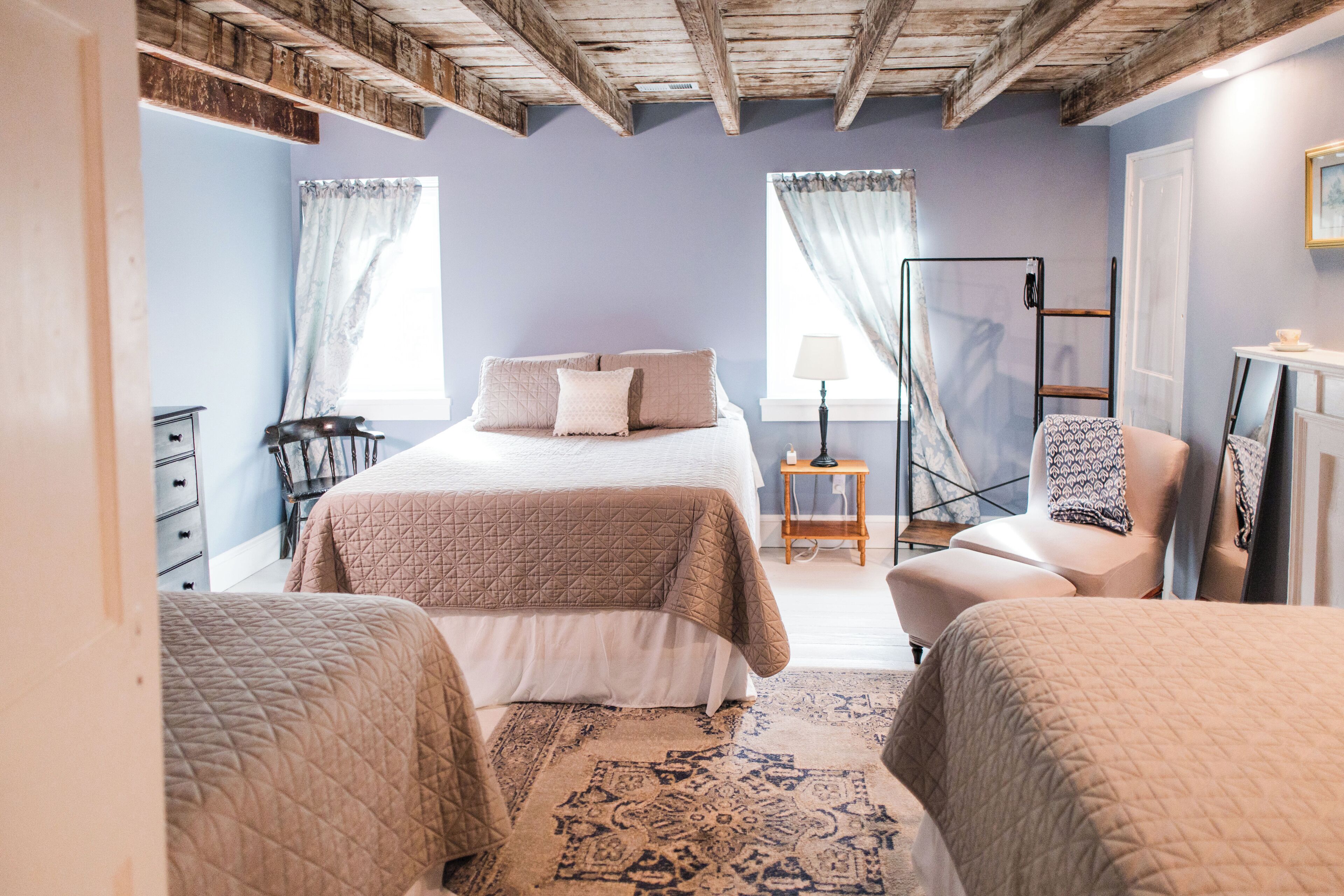 4 bedrooms, desk, iron/ironing board, free WiFi