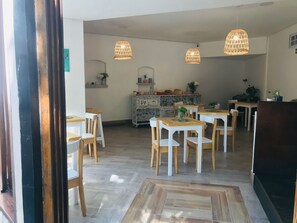 Free daily buffet breakfast - Rio Tigre Hotel (Tigre)