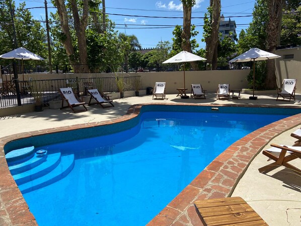 حمّام سباحة خارجي