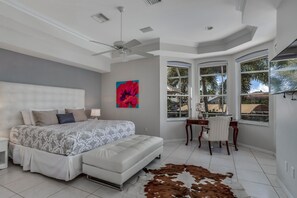 3 bedrooms, iron/ironing board, free WiFi, bed sheets -  VILLA BELLAGGIO - Western Exposure, Gulf Access, Pool, Boatlift, 3 bed & 3 bath (Cape Coral)