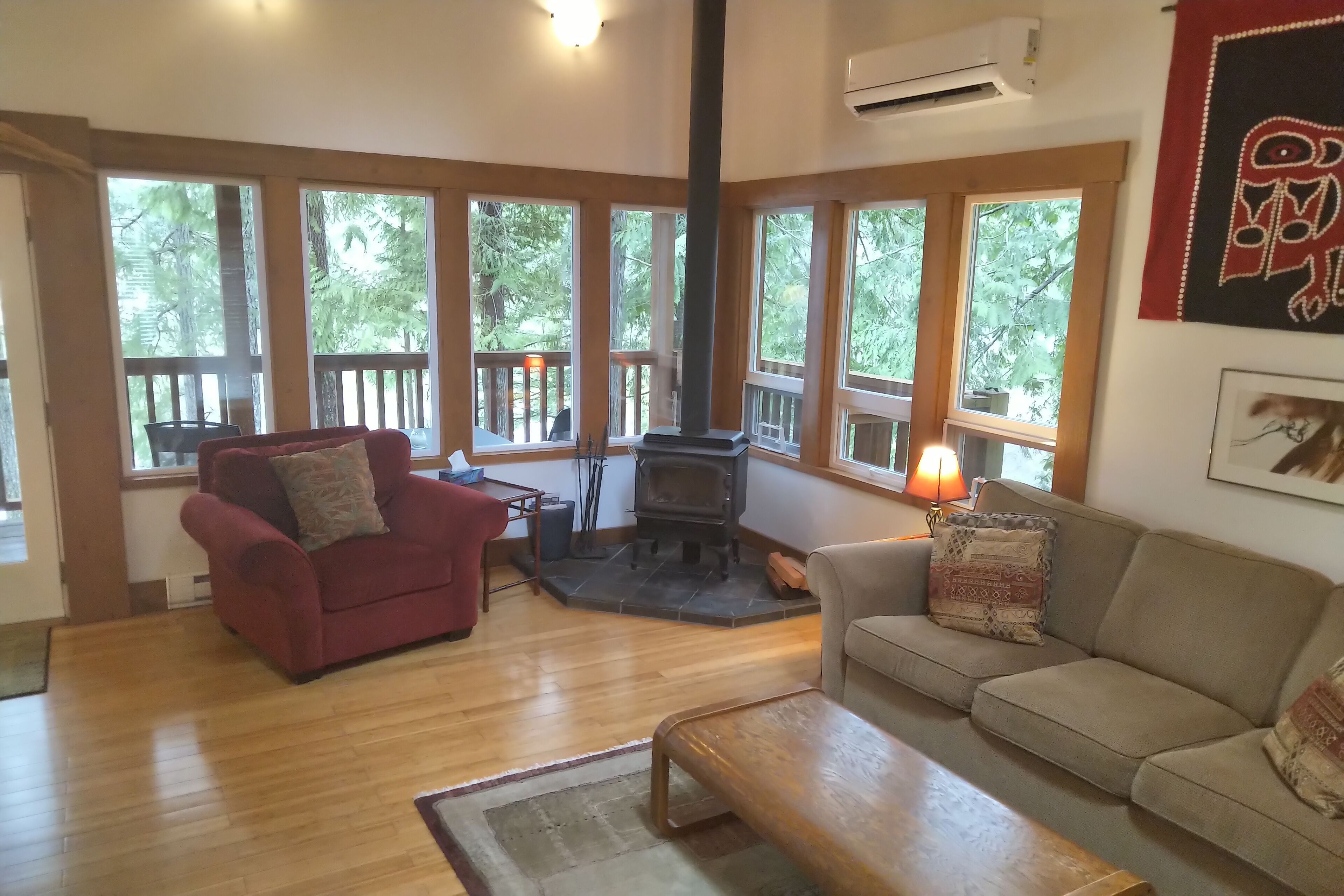 Classic Cabin, Private Bathroom, Ocean View (The Cabin on Waterfront) | Interior