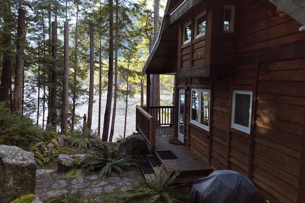 HolzhĂŒtte, eigenes Bad, Meerblick (The Cabin on Waterfront) | Aussenbereich