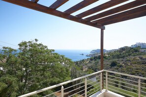 House, Smoking | 2 bedrooms