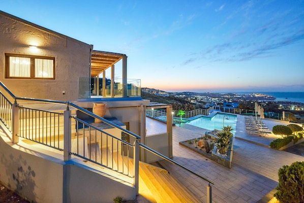 House, Smoking | 4 bedrooms