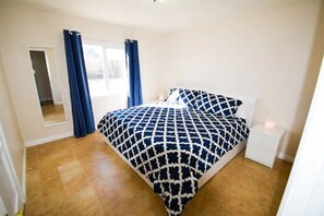 3 chambres, fer et planche à repasser, Wi-Fi gratuit, draps fournis