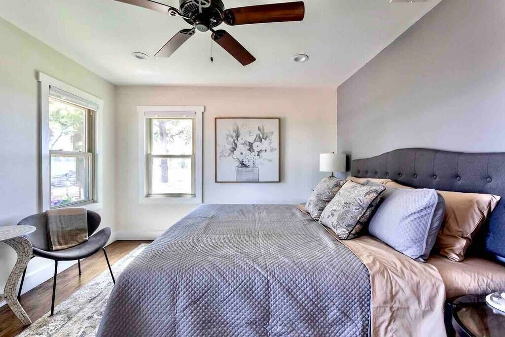 9 bedrooms, travel cot, WiFi