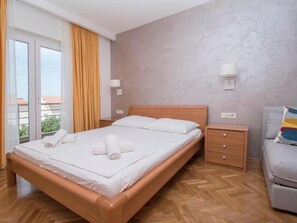 1 bedroom, WiFi, bed sheets