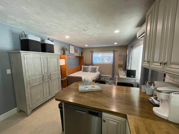 Strykjärn/strykbräda, wi-fi och sängkläder