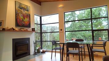 Cabin, Accessible, Private Bathroom (The Perch) | Interior