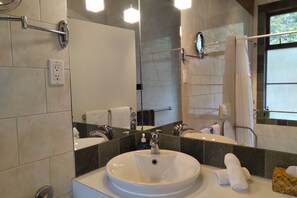 Cabane, accessible aux personnes à mobilité réduite, salle de bains privée (The Perch) | Salle de bain