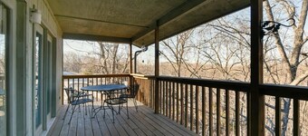 Divine 9 Condo -Fishing Lake & Hiking Trails!