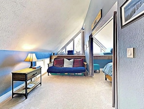 Smart TV, fireplace, DVD player, books