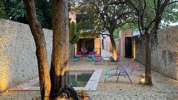 Kolam renang terbuka