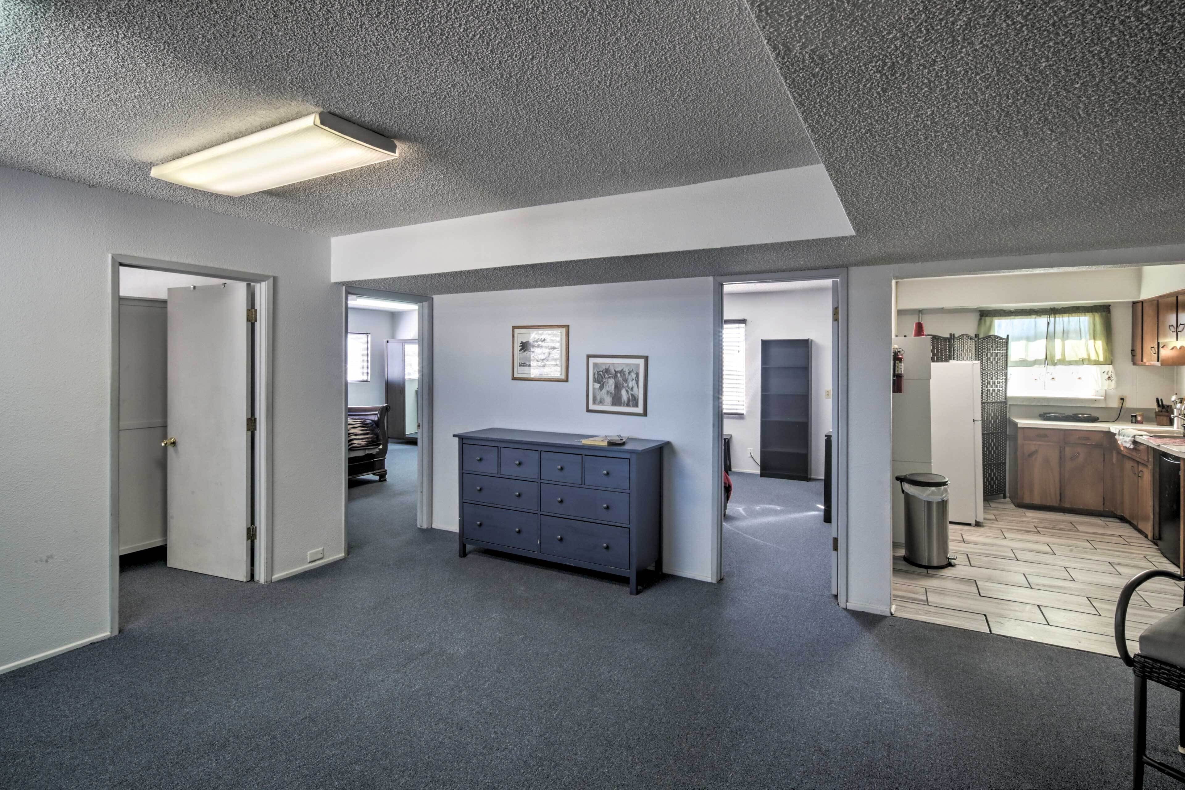 Kingman Apartment < 2 Miles to Route 66 Sign!