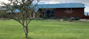 Talisman Amazing Views!! Walk to Uptown: Sleeps 4