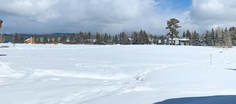 Talisman’s Amazing Views!! Walk to Uptown: Sleeps 4