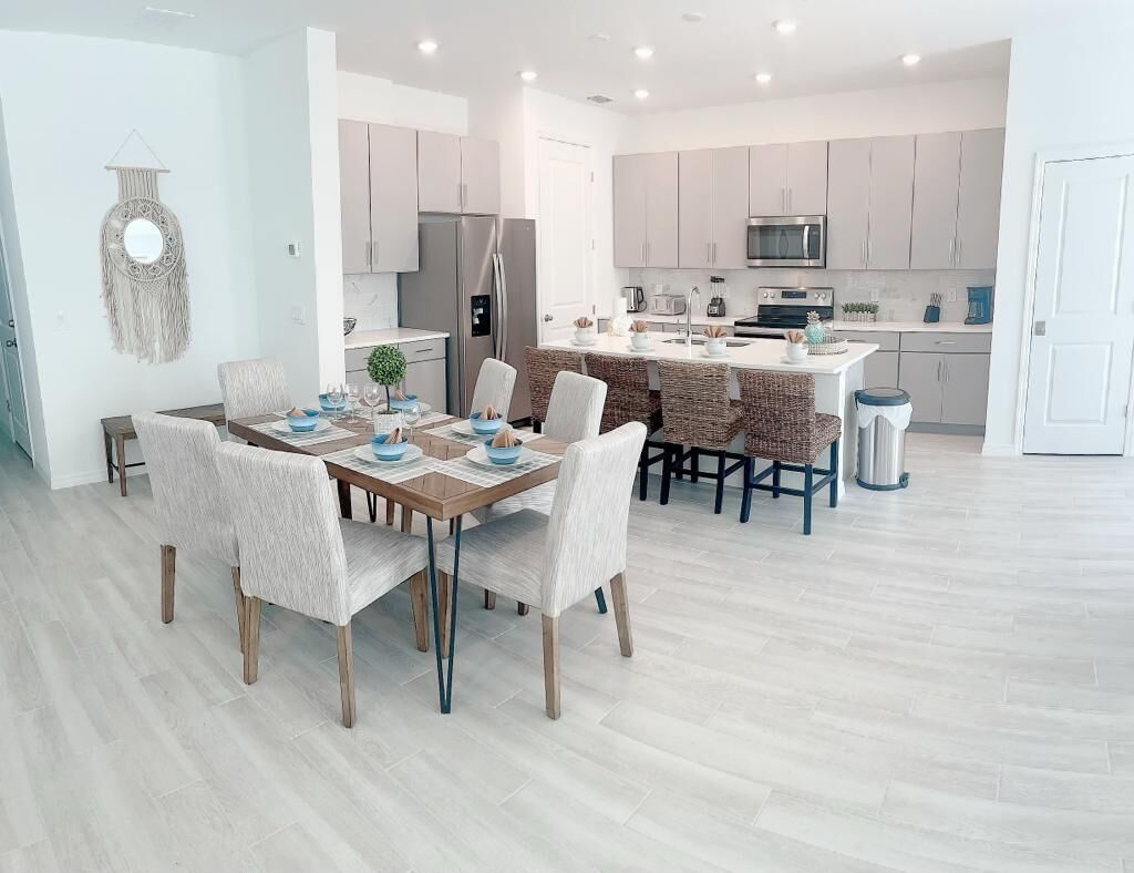 Luxury 3bd/2 bath Condo Home 269