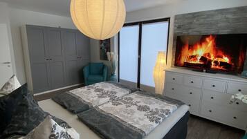 2 Schlafzimmer, Reisekinderbett, kostenloses WLAN, Bettwäsche