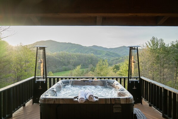 Outdoor spa tub - Fainting Goats! & Epic Views- Luxe Mountaintop Cabin near Asheville, NC (Burnsville)