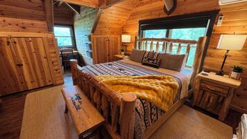 5 bedrooms, desk, blackout drapes, iron/ironing board