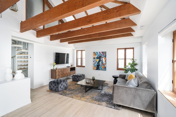 Exclusive Apartment | Living area