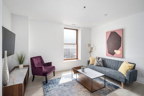 Premium Apartment | Living area | TV