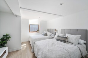 Apartemen Mewah | Seprai premium, meja kerja, tirai kedap cahaya, dan kedap suara