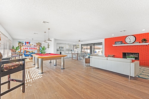 Las Vegas Dream House with Backyard Oasis