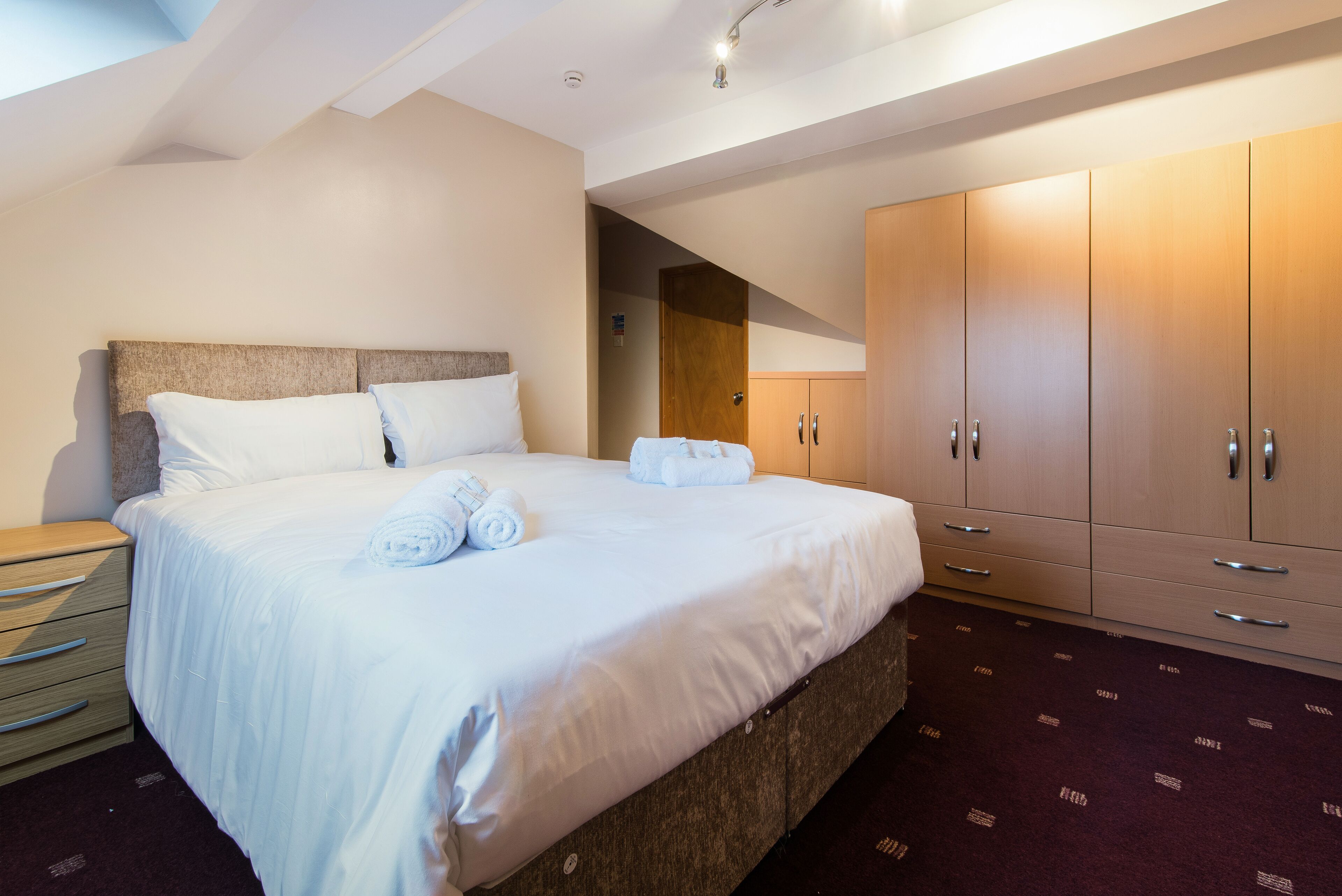 Apartment | 5 bedrooms, iron/ironing board, free WiFi