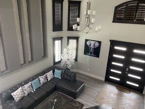 Living area - Spacious Modern Home w/ Garage Man Cave!! (El Paso)