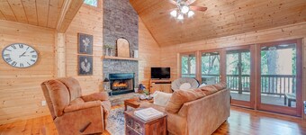 RIVERFRONT+ Tubing + Hot Tub + Downtown + Wineries