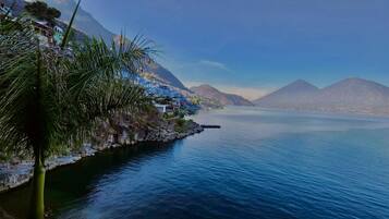 Beach nearby, sun loungers, beach towels
