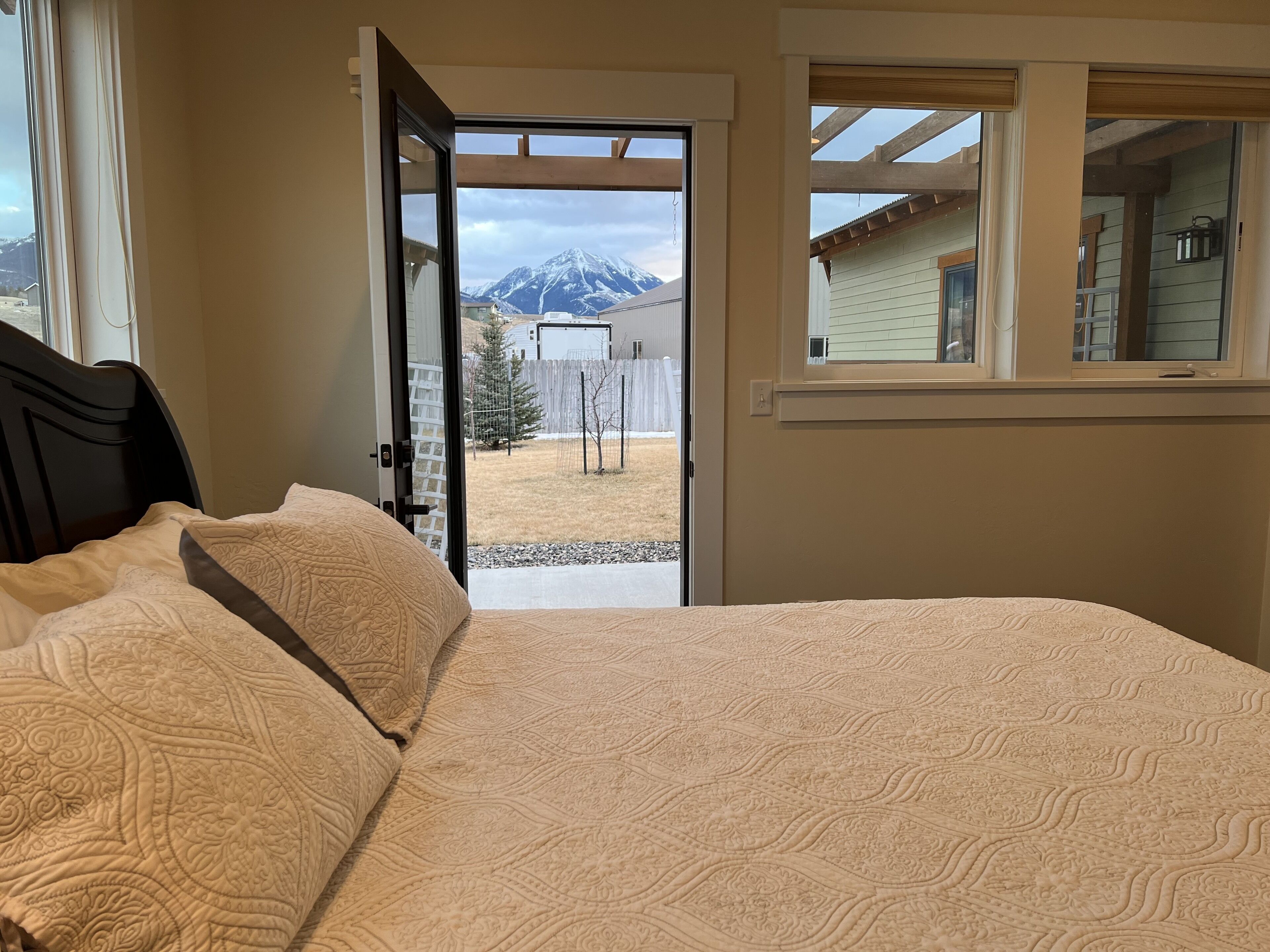 3 bedrooms, desk, iron/ironing board, free WiFi